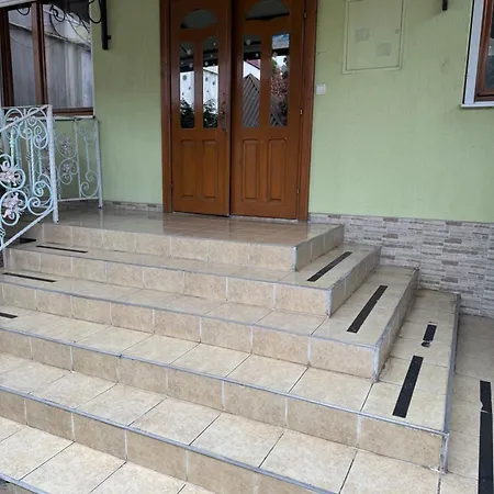 Apartment будинок на духновича Mukacheve
